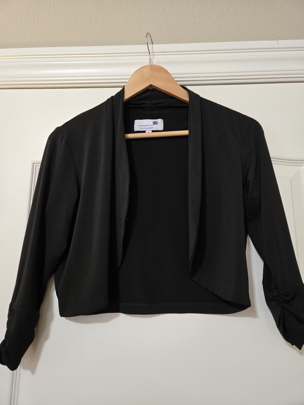 Liz Lange Black Cropped Open-Front Slinky Knit Shrug